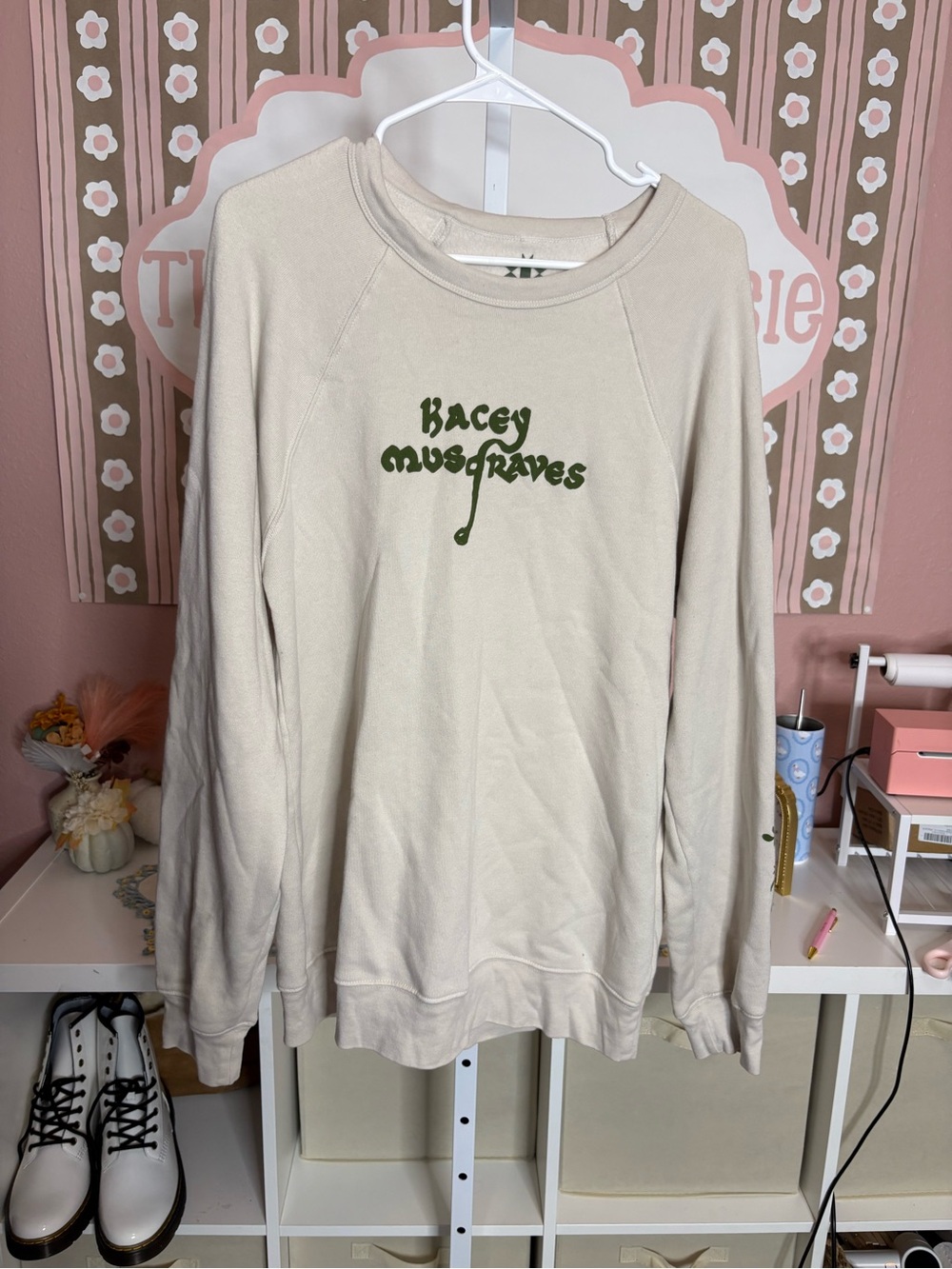 Kacey Musgraves deeper well pullover